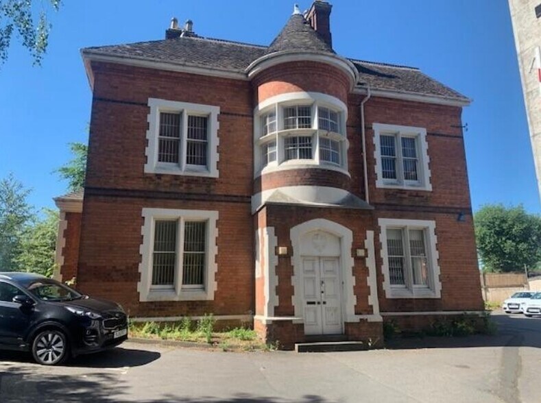 1 Chapel Ash, Wolverhampton for sale - Primary Photo - Image 1 of 1