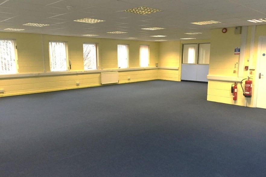 Curran Rd, Cardiff to rent - Interior Photo - Image 2 of 6