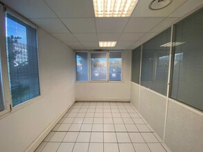 Office in Marseille to rent Building Photo- Image 2 of 3