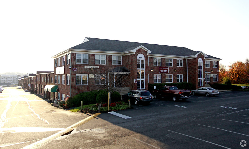 8503-8505 Euclid Ave, Manassas Park, VA for rent - Primary Photo - Image 1 of 6