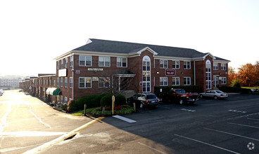 8503-8505 Euclid Ave, Manassas Park, VA for rent Primary Photo- Image 1 of 7