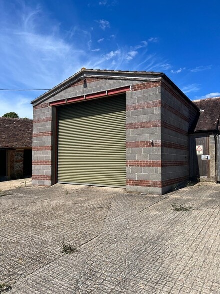 Manor France Farm, Blandford Forum for sale - Primary Photo - Image 1 of 1