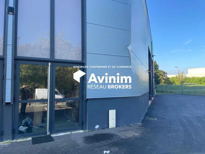 Industrial in Éragny to rent - Building Photo - Image 2 of 2