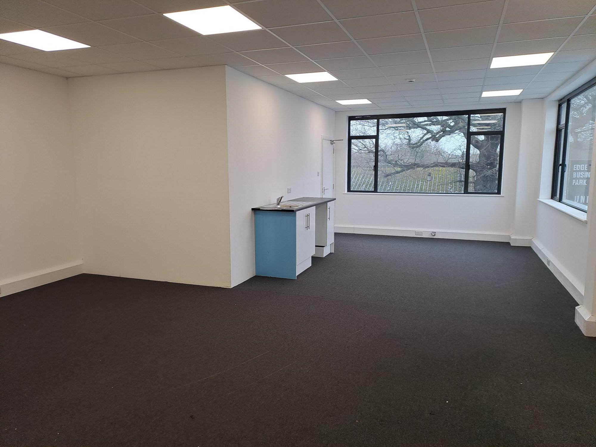 Brownfields, Welwyn Garden City to rent Interior Photo- Image 1 of 4