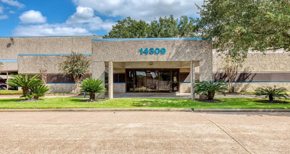 14309 Sommermeyer St, Houston, TX for rent - Building Photo - Image 2 of 4