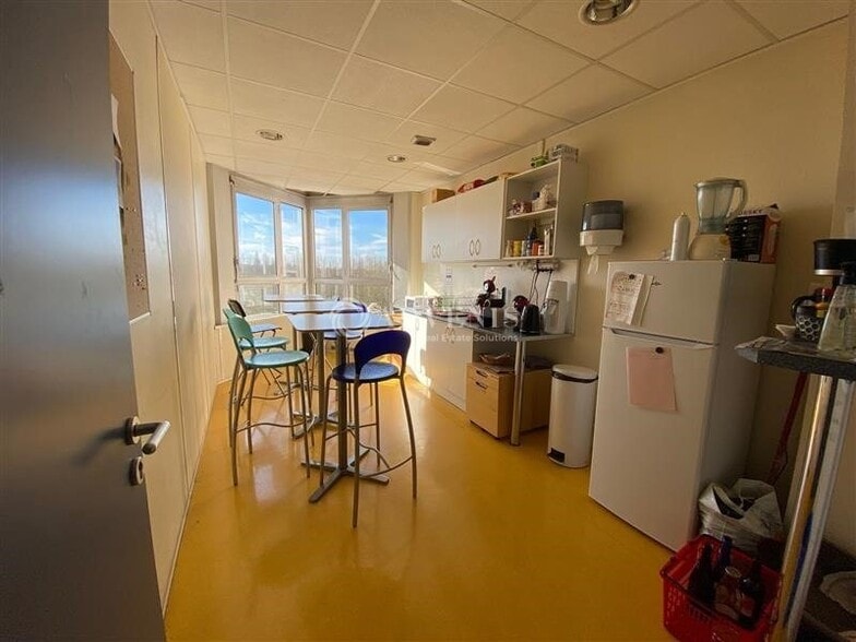 Office in Noisy-le-Grand for sale - Interior Photo - Image 3 of 11