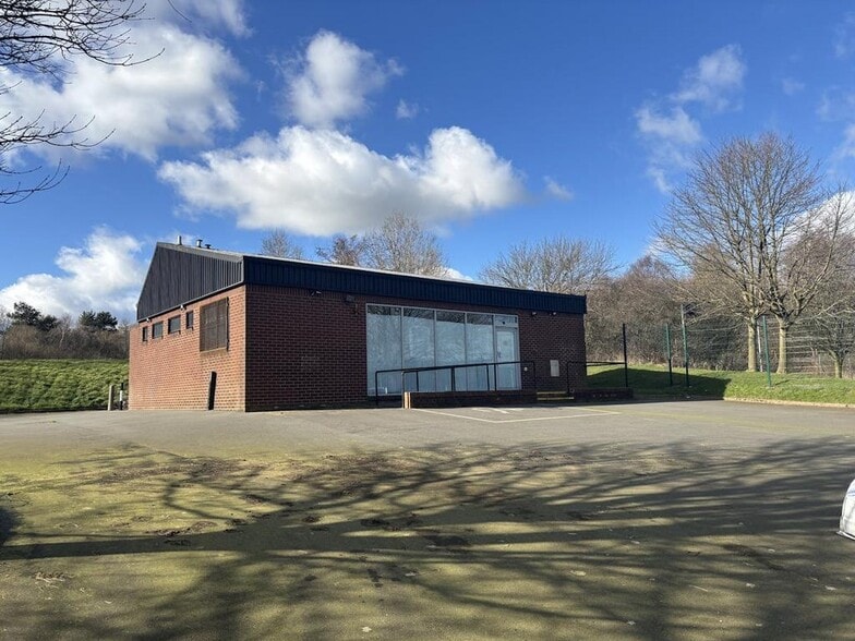 Rosevale Rd, Newcastle to rent - Building Photo - Image 2 of 20