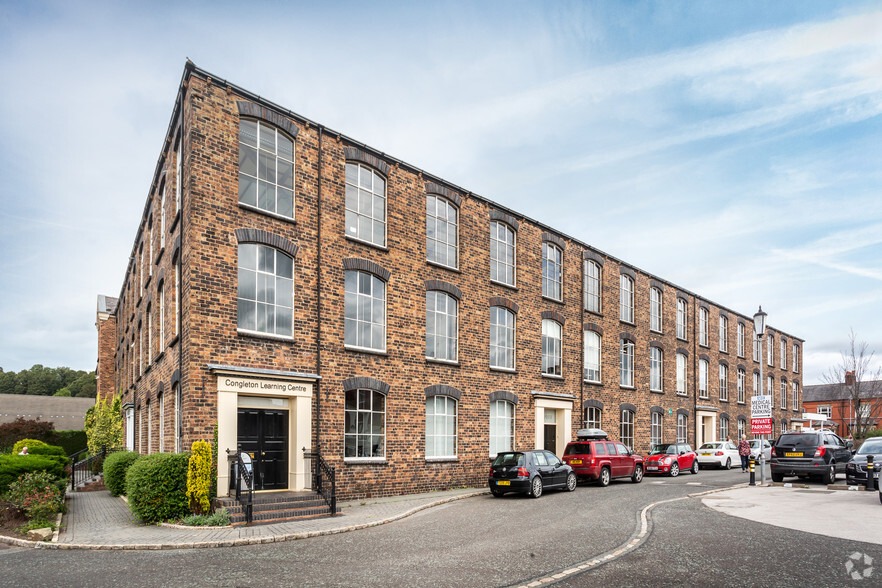 Mountbatten Way, Congleton for rent - Building Photo - Image 2 of 6