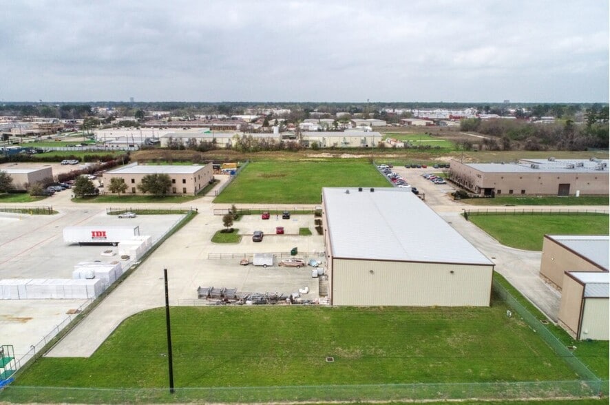 12236 Cutten Rd, Houston, TX to rent - Building Photo - Image 3 of 5