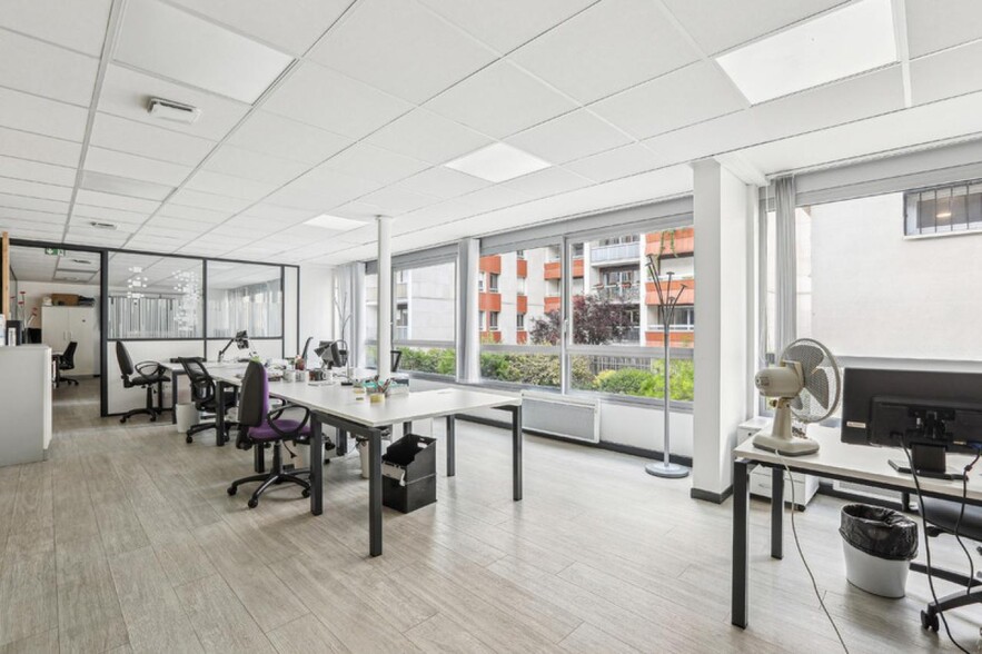 Office in Paris for sale - Building Photo - Image 3 of 6