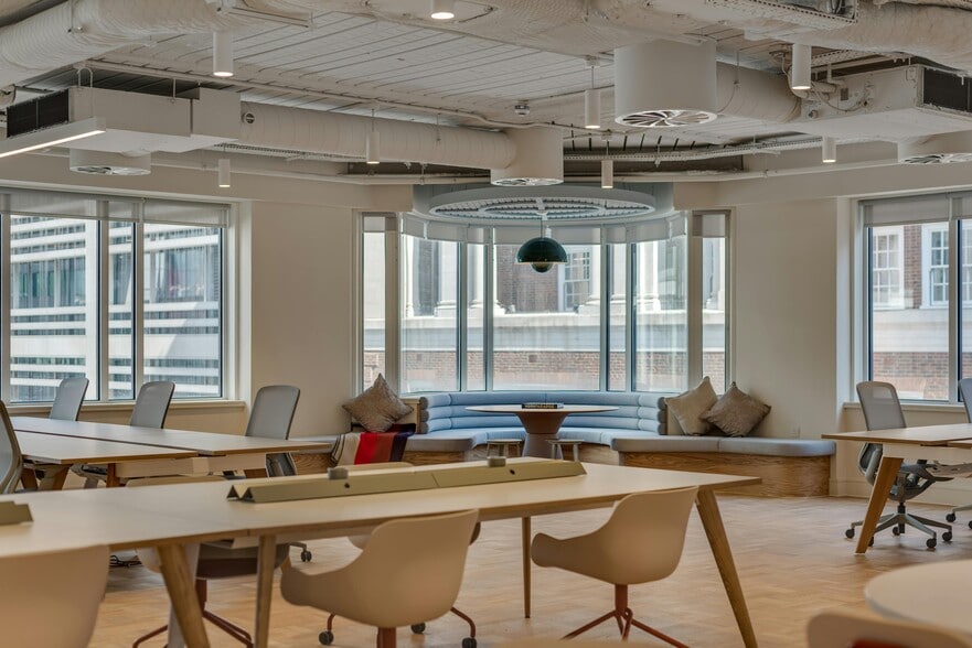 10 Dominion St, London to rent - Building Photo - Image 2 of 9