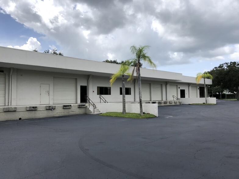 365 Sarasota Center Blvd, Sarasota, FL for rent - Building Photo - Image 2 of 15