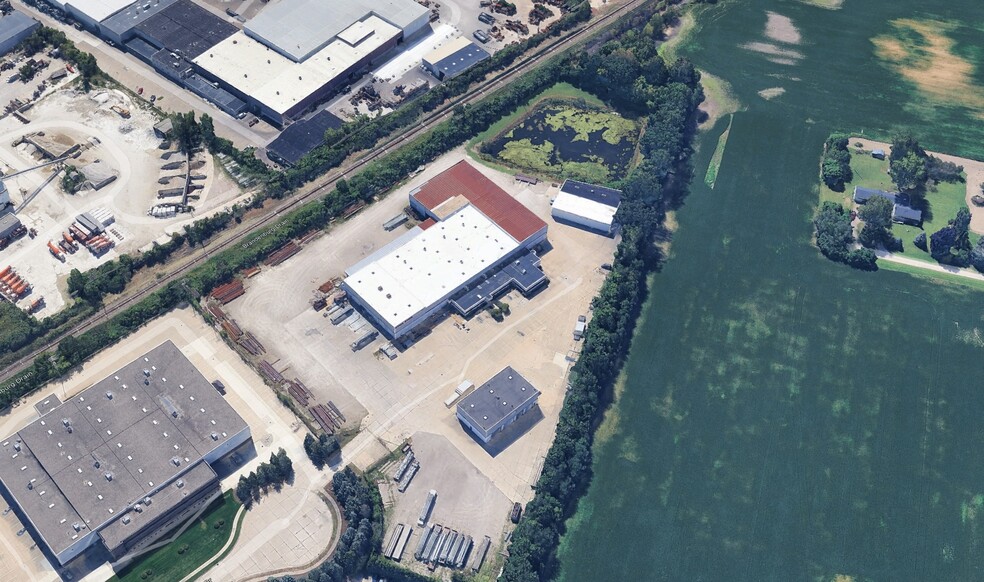 48000 Structural D portfolio of 2 properties for sale on LoopNet.co.uk - Building Photo - Image 2 of 7