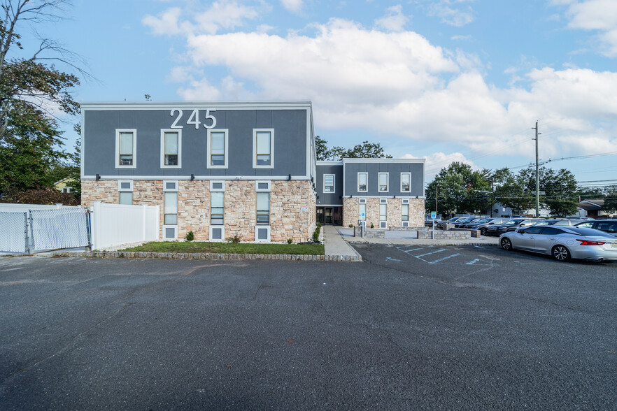 245 Union Ave, Bridgewater, NJ for rent - Building Photo - Image 1 of 20