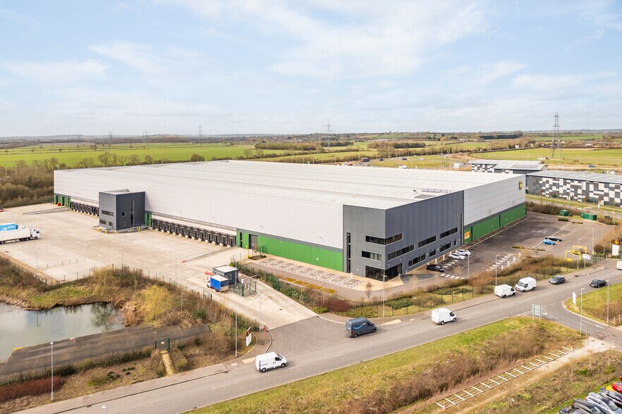 Thorn Rd, Dunstable for sale - Primary Photo - Image 1 of 1