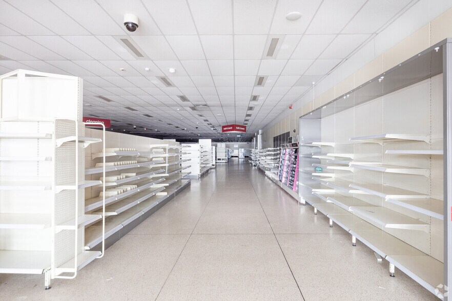 Chancery Ln, Stoke On Trent to rent - Building Photo - Image 1 of 12