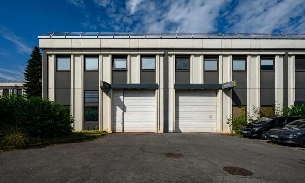 21/23 Rue Du Petit Albi, Cergy to rent - Building Photo - Image 2 of 61