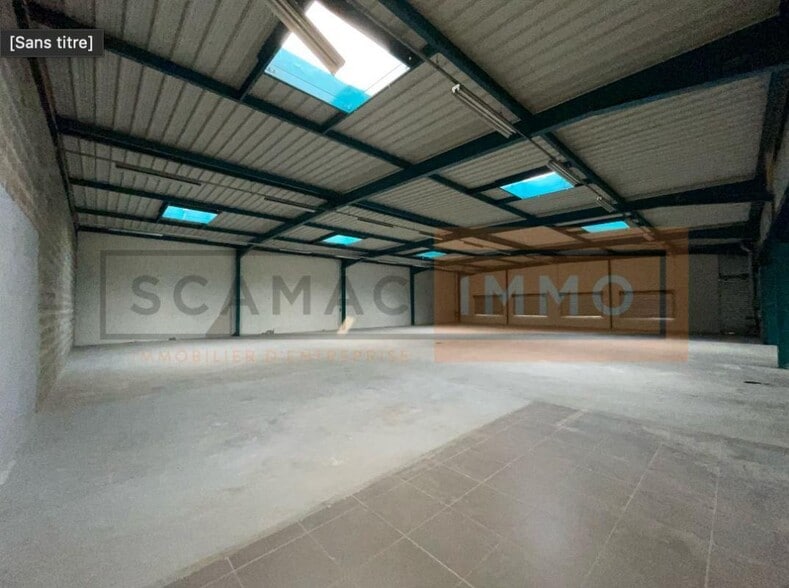 Light Industrial in Tremblay-en-France to rent - Interior Photo - Image 3 of 29