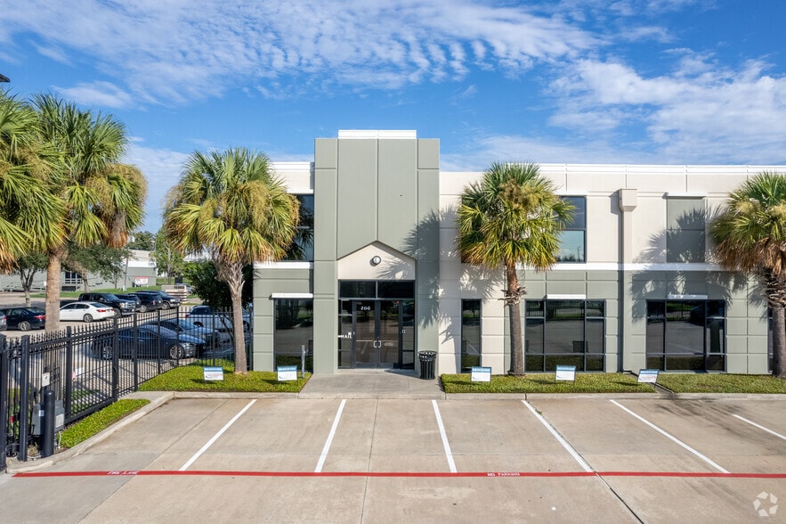 16969 Texas Ave, Webster, TX to rent - Building Photo - Image 2 of 9