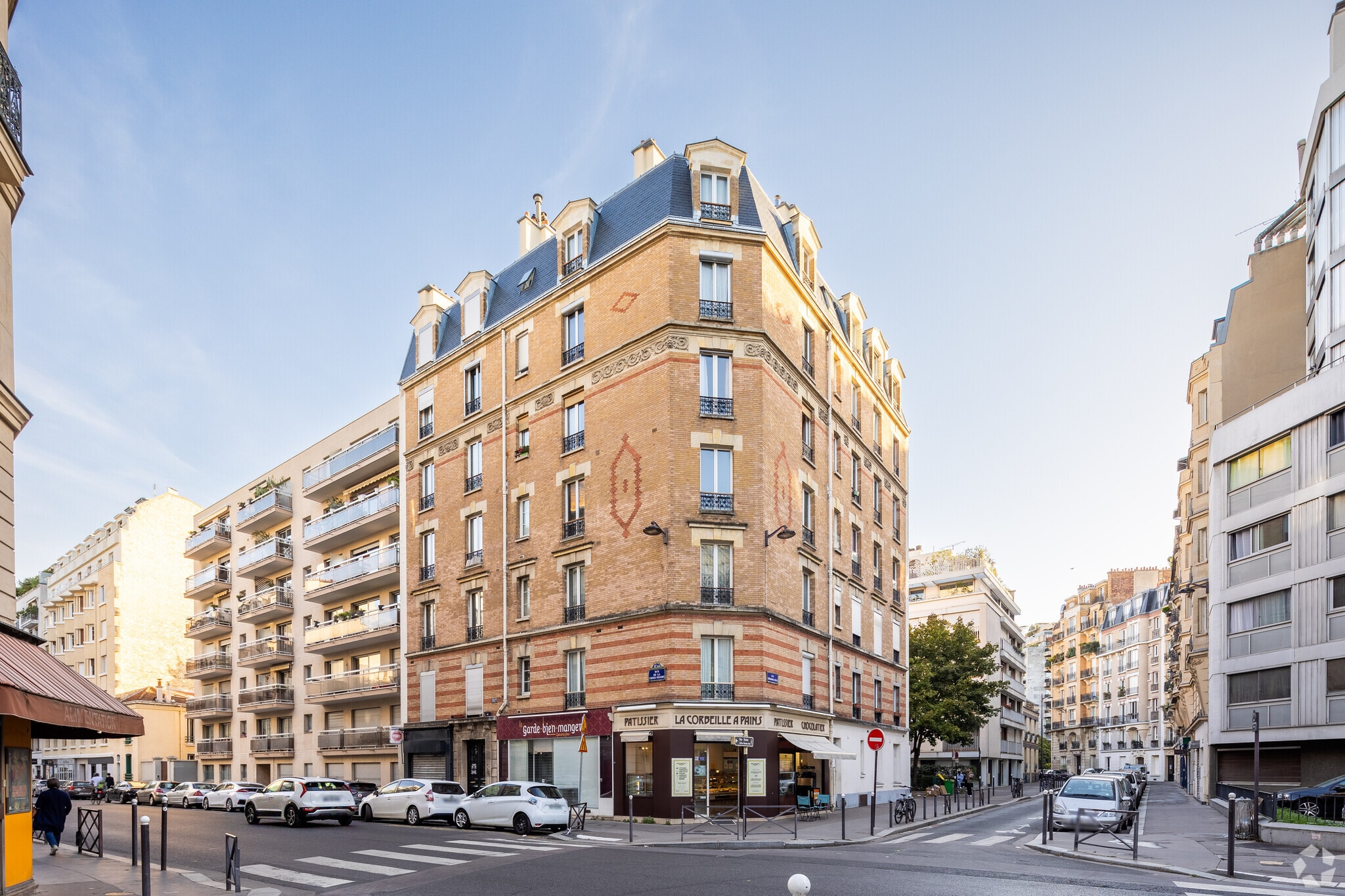 Retail in Paris to rent Primary Photo- Image 1 of 2