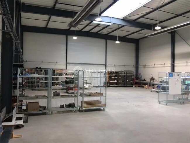 Location Local d'activités 450 m² à 900 m²