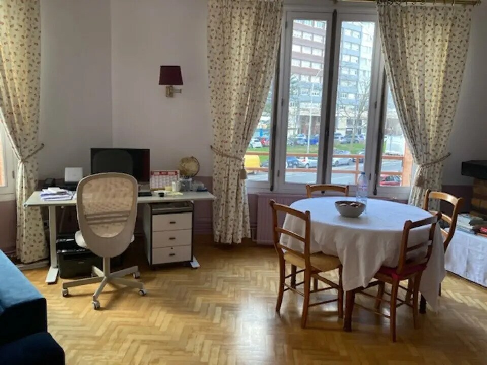 Light Industrial in Gennevilliers for sale Interior Photo- Image 1 of 10