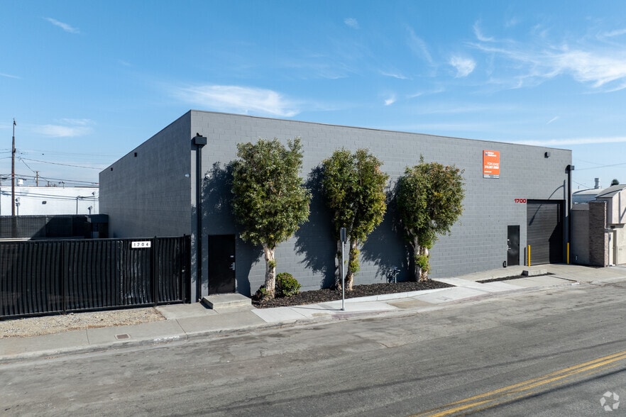 1700 Hayes Ave, Long Beach, CA for rent - Building Photo - Image 1 of 11