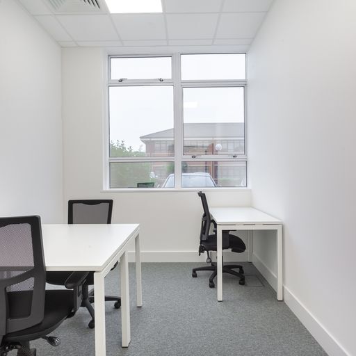 2 Lancaster Way, Huntingdon to rent - Interior Photo - Image 3 of 12