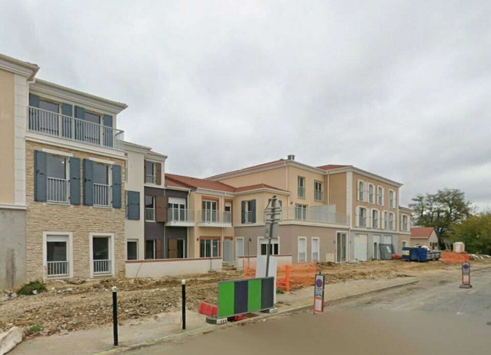 Retail in La Queue-en-Brie to rent Building Photo- Image 1 of 5