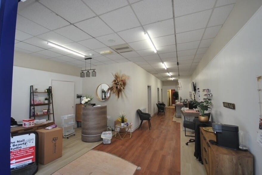 49 High St, Leven to rent - Building Photo - Image 2 of 5