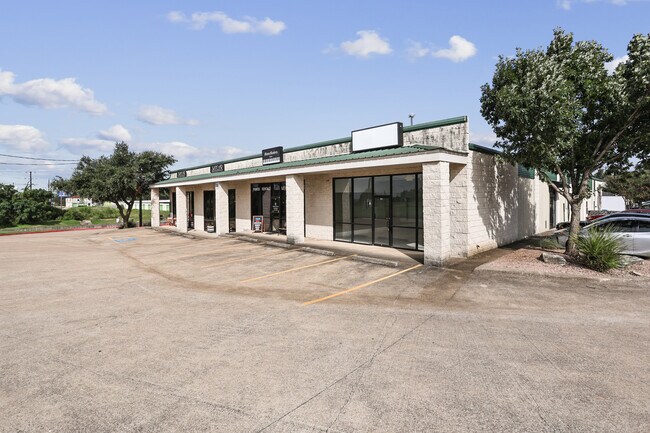More details for 11190 Circle Dr, Austin, TX - Light Industrial to Rent