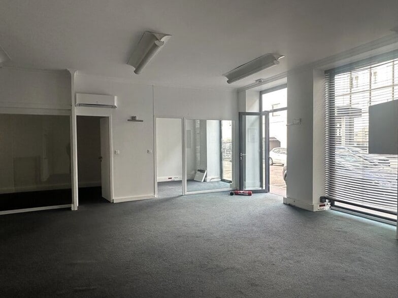 Office in Lyon to rent - Interior Photo - Image 3 of 6
