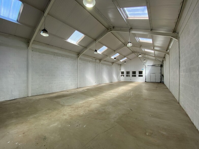 Wilson Pl, East Kilbride to rent - Building Photo - Image 3 of 13