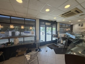 Market Place, London to rent Interior Photo- Image 2 of 5