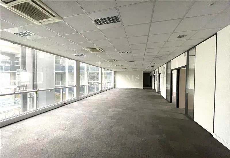 Office in Villepinte to rent Building Photo- Image 1 of 1