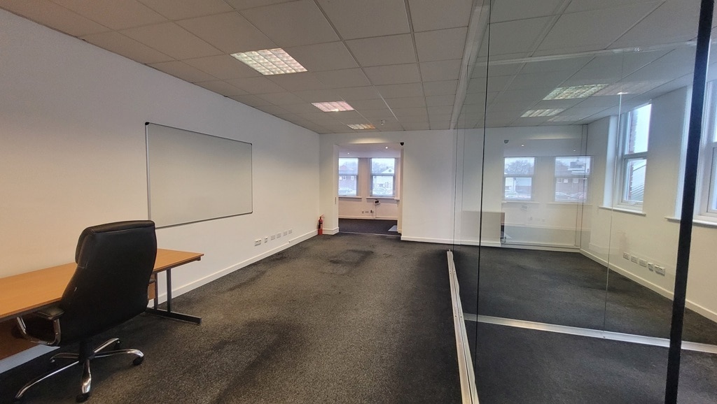 2-12 New Cleveland St, Hull to rent Interior Photo- Image 1 of 3