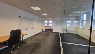 2-12 New Cleveland St, Hull to rent Interior Photo- Image 1 of 3