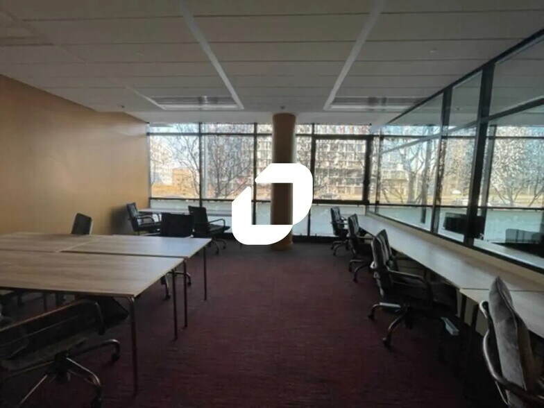 Office in Montrouge to rent - Interior Photo - Image 3 of 18