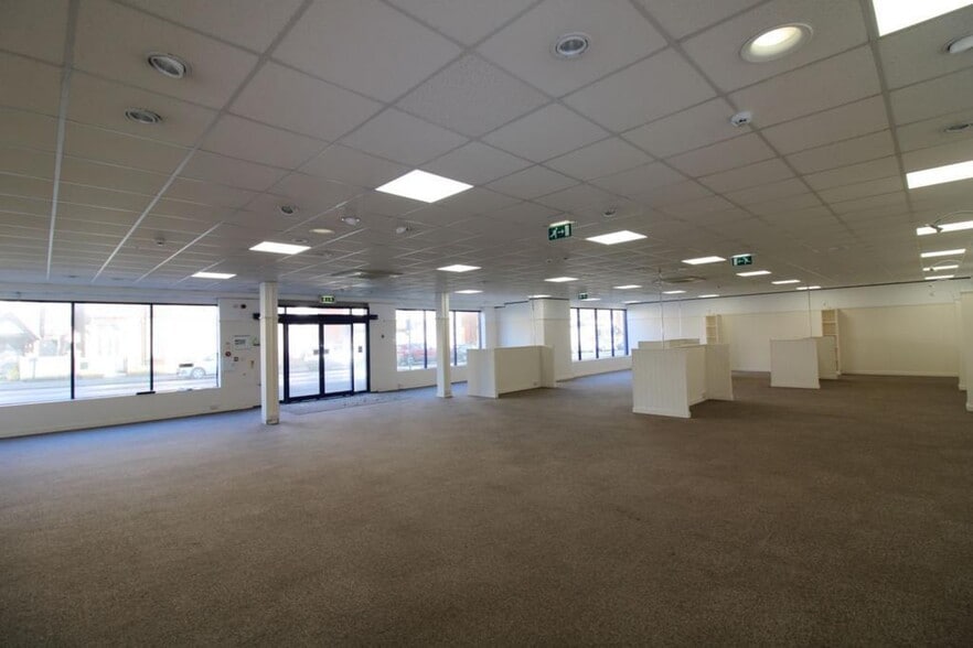 231-233 Cheriton Rd, Folkestone to rent - Building Photo - Image 2 of 6