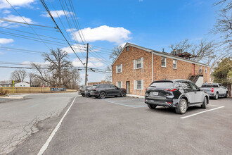 270 White Plains Rd, Eastchester, NY for rent Building Photo- Image 1 of 17