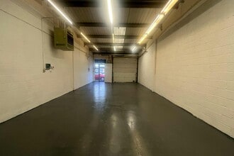 6 Empress Ct, Greenock to rent Interior Photo- Image 2 of 2