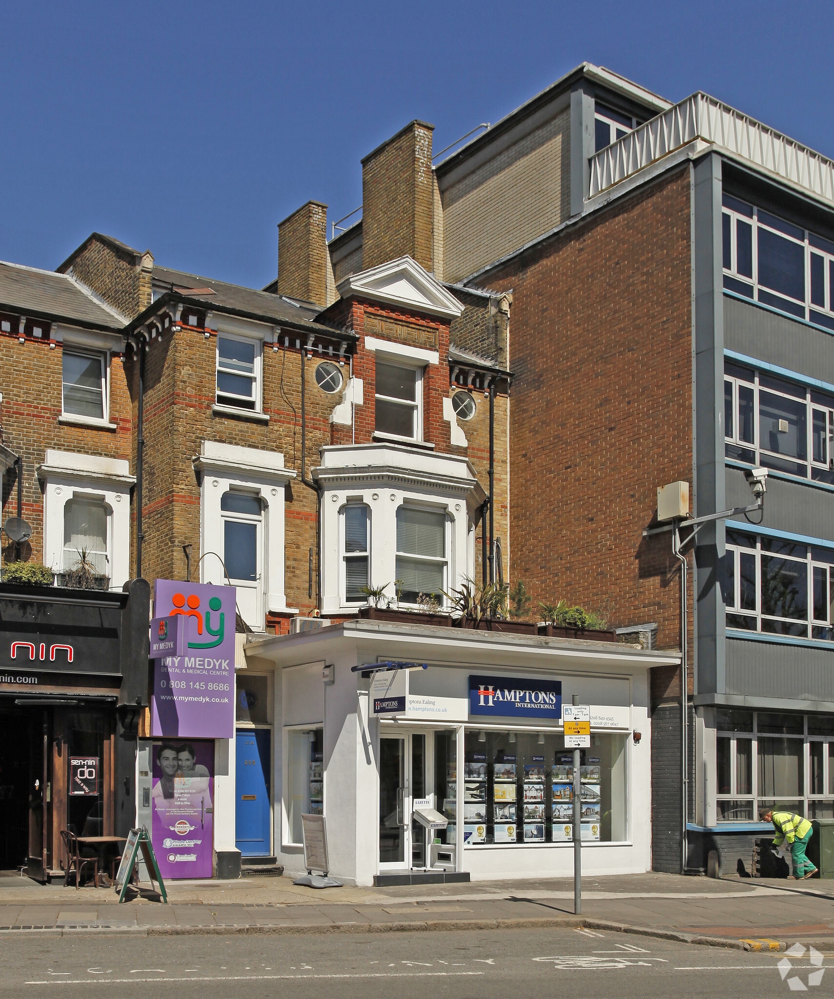 20-20B The Mall, London to rent Primary Photo- Image 1 of 7