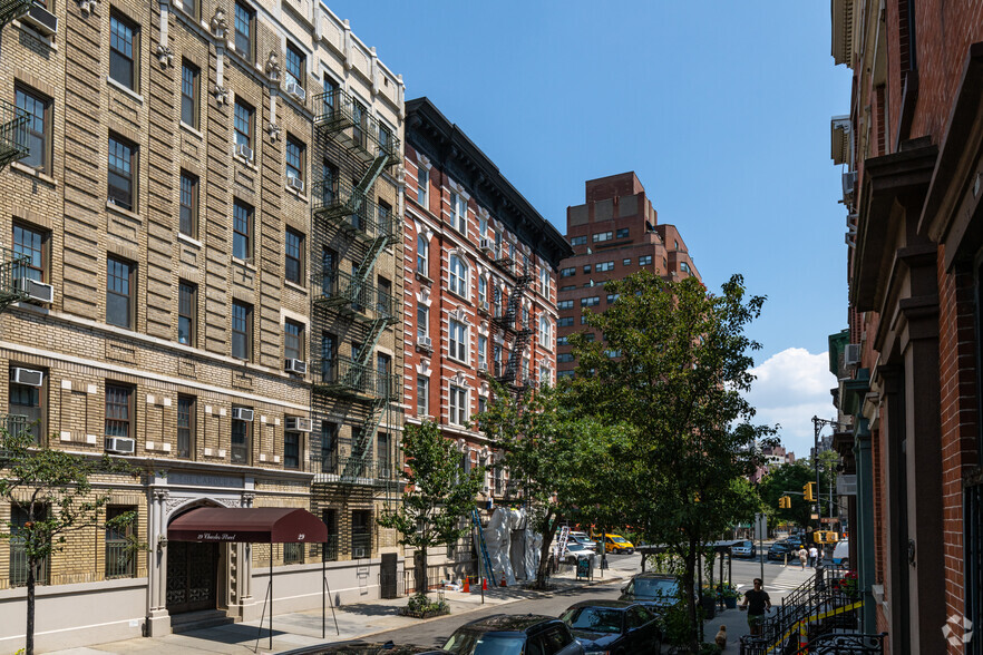 25 Charles St, New York, NY for sale - Building Photo - Image 3 of 4