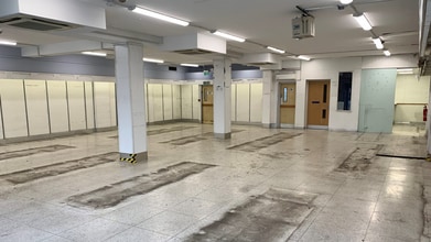 9-11 Old Church Rd, London to rent Interior Photo- Image 2 of 2