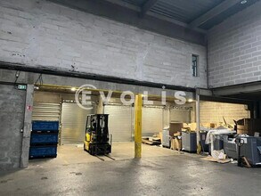 Light Industrial in Chassieu to rent Interior Photo- Image 2 of 3