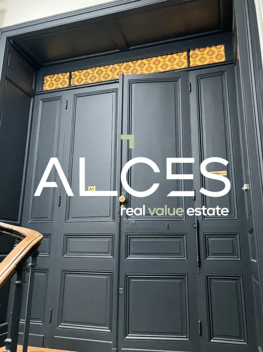 Office in Bordeaux for sale Interior Photo- Image 1 of 4