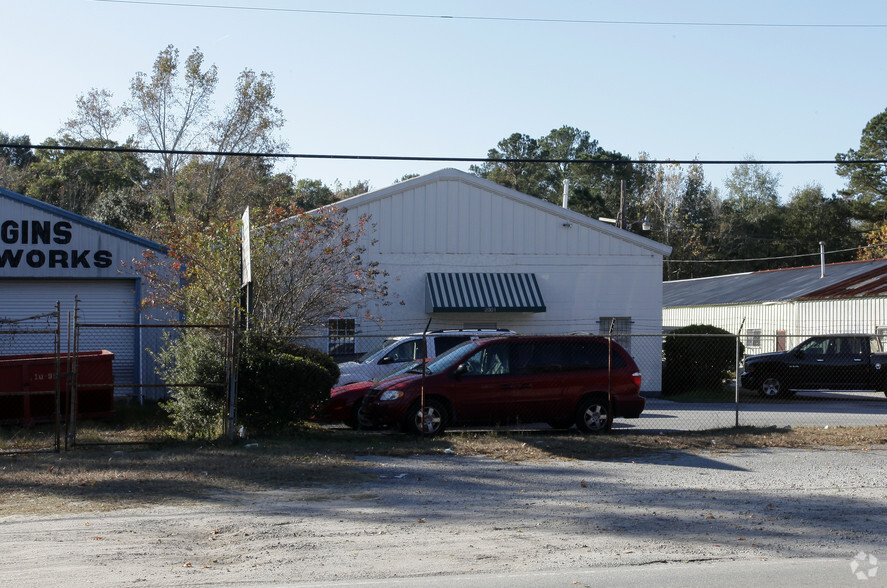 2001 Mills B Lane Blvd, Savannah, GA for rent - Building Photo - Image 3 of 7