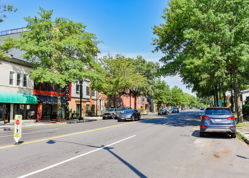 4306 Georgia Ave NW, Washington, DC for rent - Building Photo - Image 3 of 10