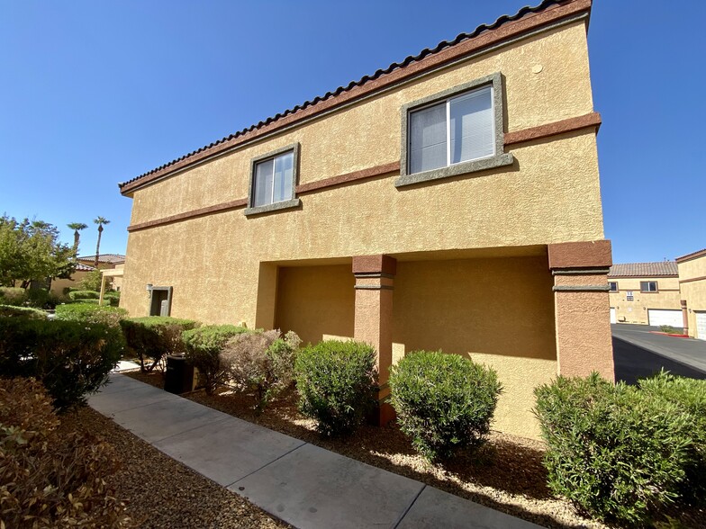 4915 E Russell Rd, Las Vegas, NV for sale - Building Photo - Image 3 of 40