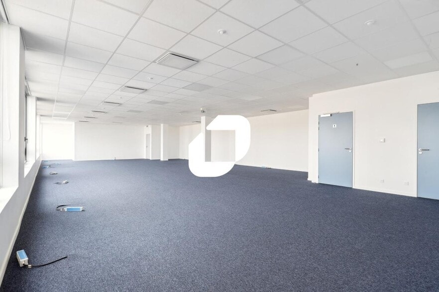 Office in Chessy to rent - Building Photo - Image 2 of 13